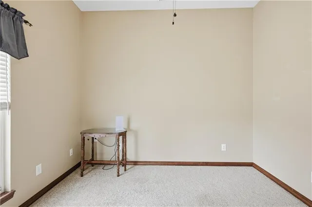 $400,000 | 9648 Cd 191, Carthage, MO 64836