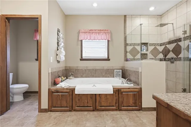 $400,000 | 9648 Cd 191, Carthage, MO 64836