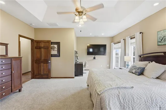 $400,000 | 9648 Cd 191, Carthage, MO 64836