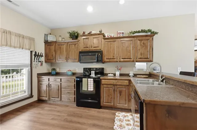 $400,000 | 9648 Cd 191, Carthage, MO 64836