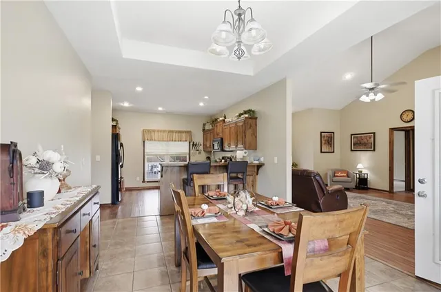 $400,000 | 9648 Cd 191, Carthage, MO 64836