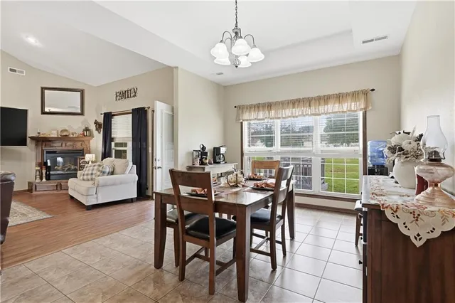 $400,000 | 9648 Cd 191, Carthage, MO 64836