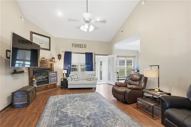 $400,000 | 9648 Cd 191, Carthage, MO 64836