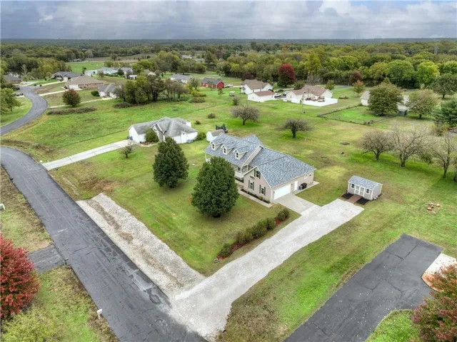 $400,000 | 9648 Cd 191, Carthage, MO 64836