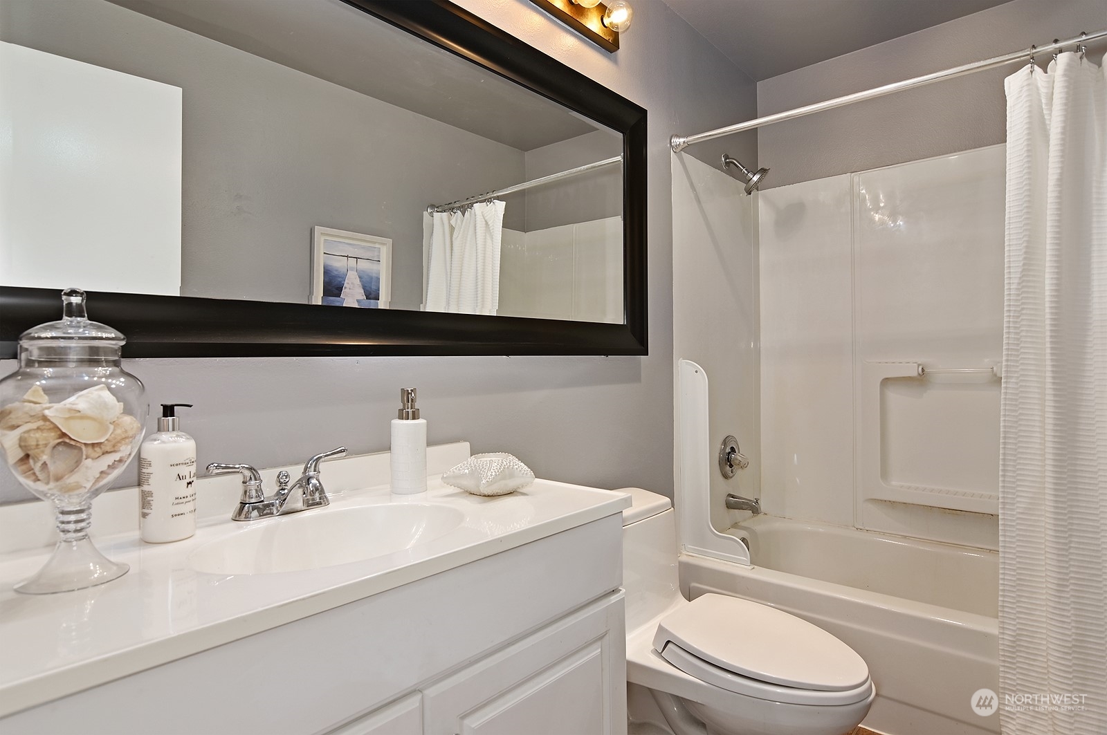22906 Edmonds Way, Unit 11 Edmonds, WA 98020 - Photo 11 of 16 Gallery Image 11