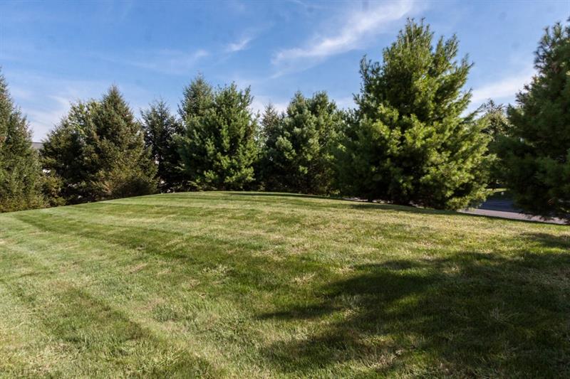 6 Castle View Drive McKees Rocks, PA 15136 - Photo 13 of 25 A sprawling, private backyard just off of the patio!