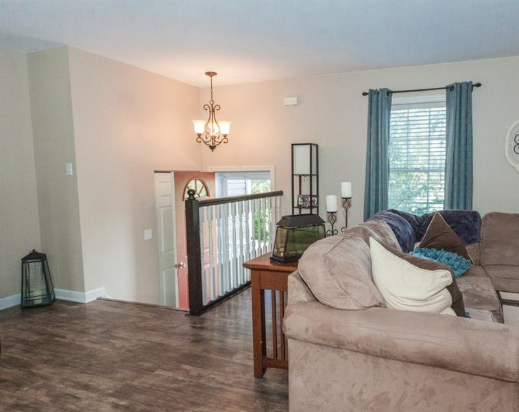 6 Castle View Drive McKees Rocks, PA 15136 - Photo 6 of 25