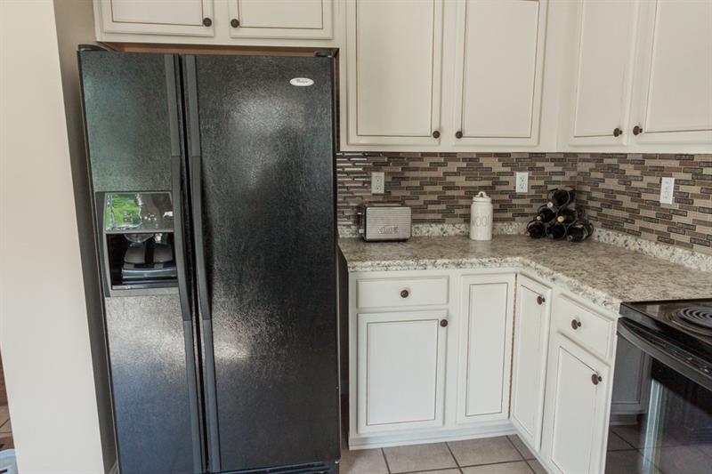 6 Castle View Drive McKees Rocks, PA 15136 - Photo 9 of 25