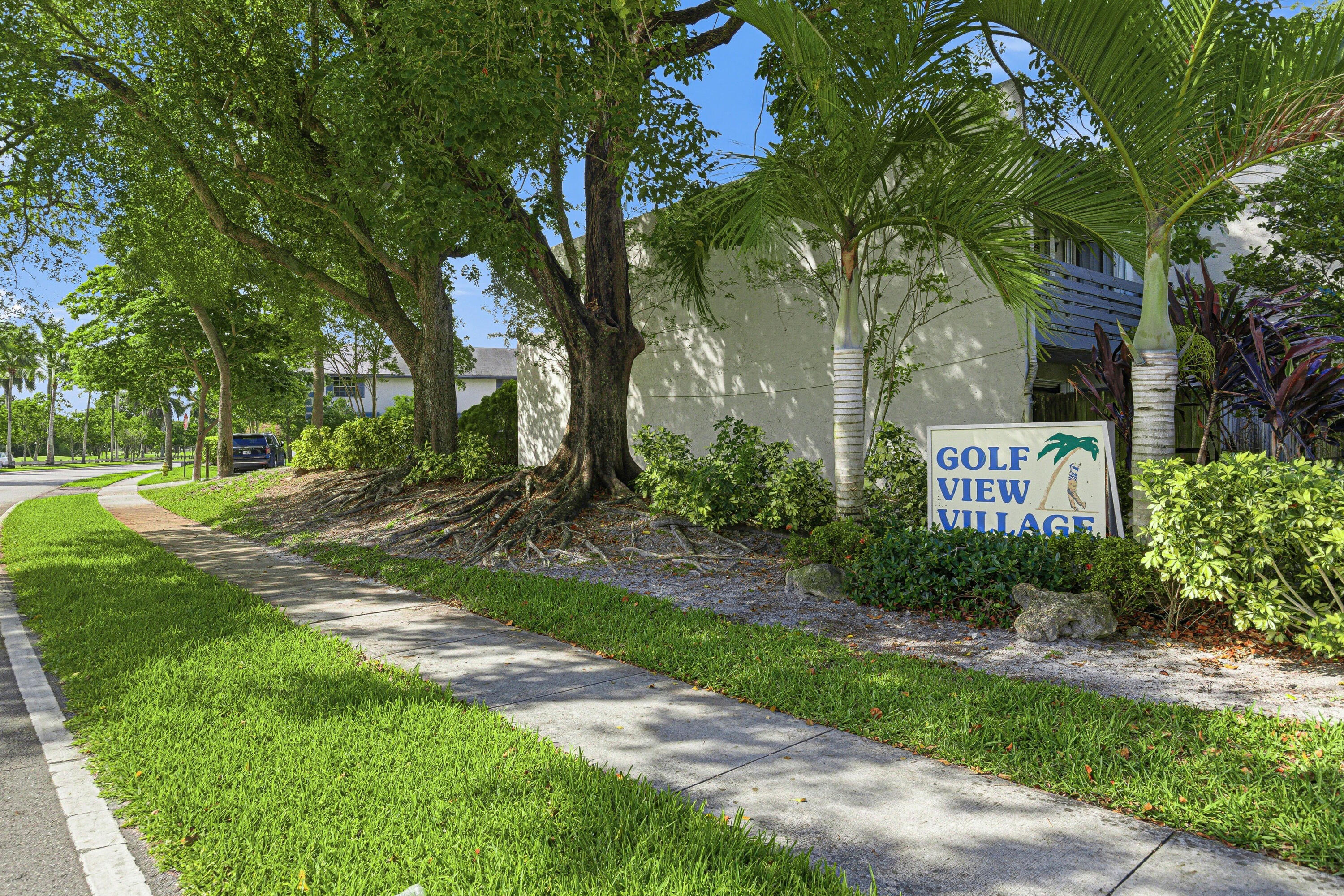 8207 Fairway Road, Unit 8207 Sunrise, FL 33351 - Photo 2 of 34 Community Entrance