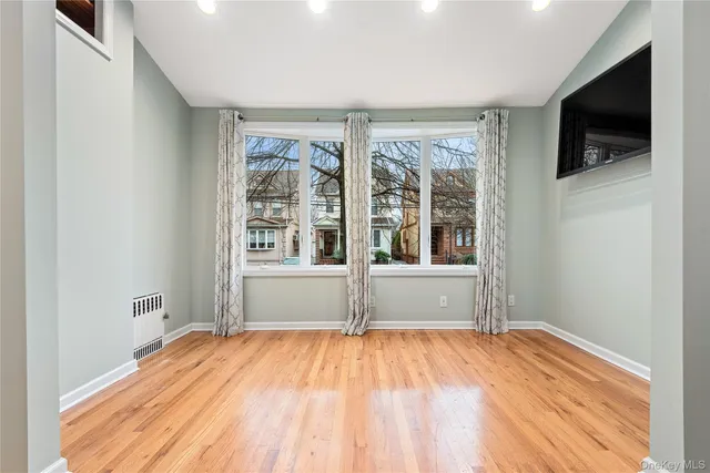 $1,079,000 | 89-21 Aubrey Avenue | Glendale