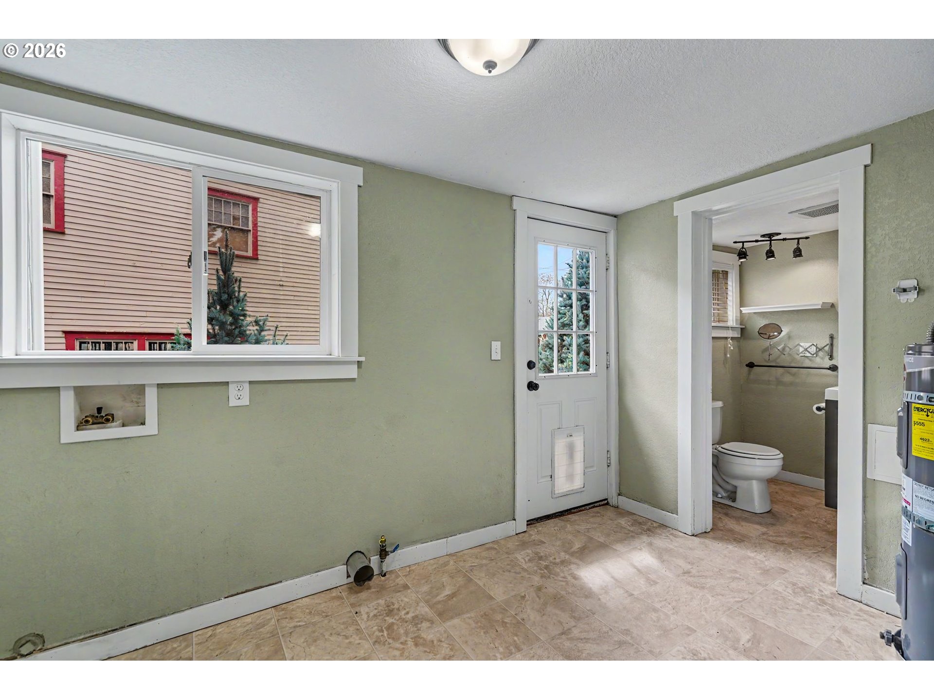 213 Mill Street Silverton, OR 97381 - Photo 17 of 29