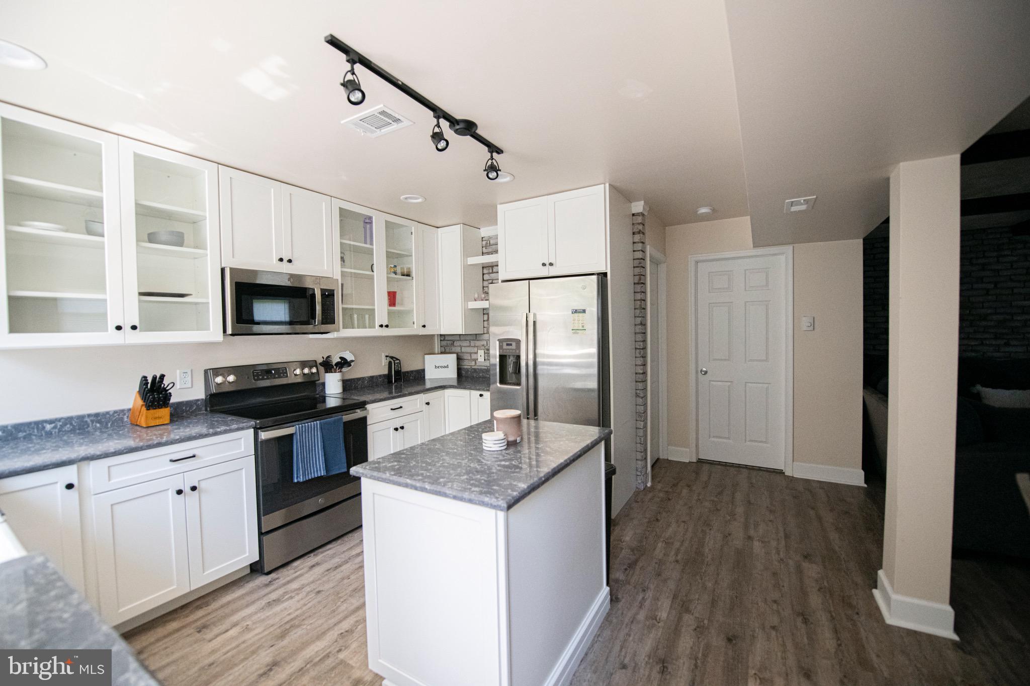 4405 Ridge Road Baltimore, MD 21236 - Photo 3 of 22 Gallery Image 3