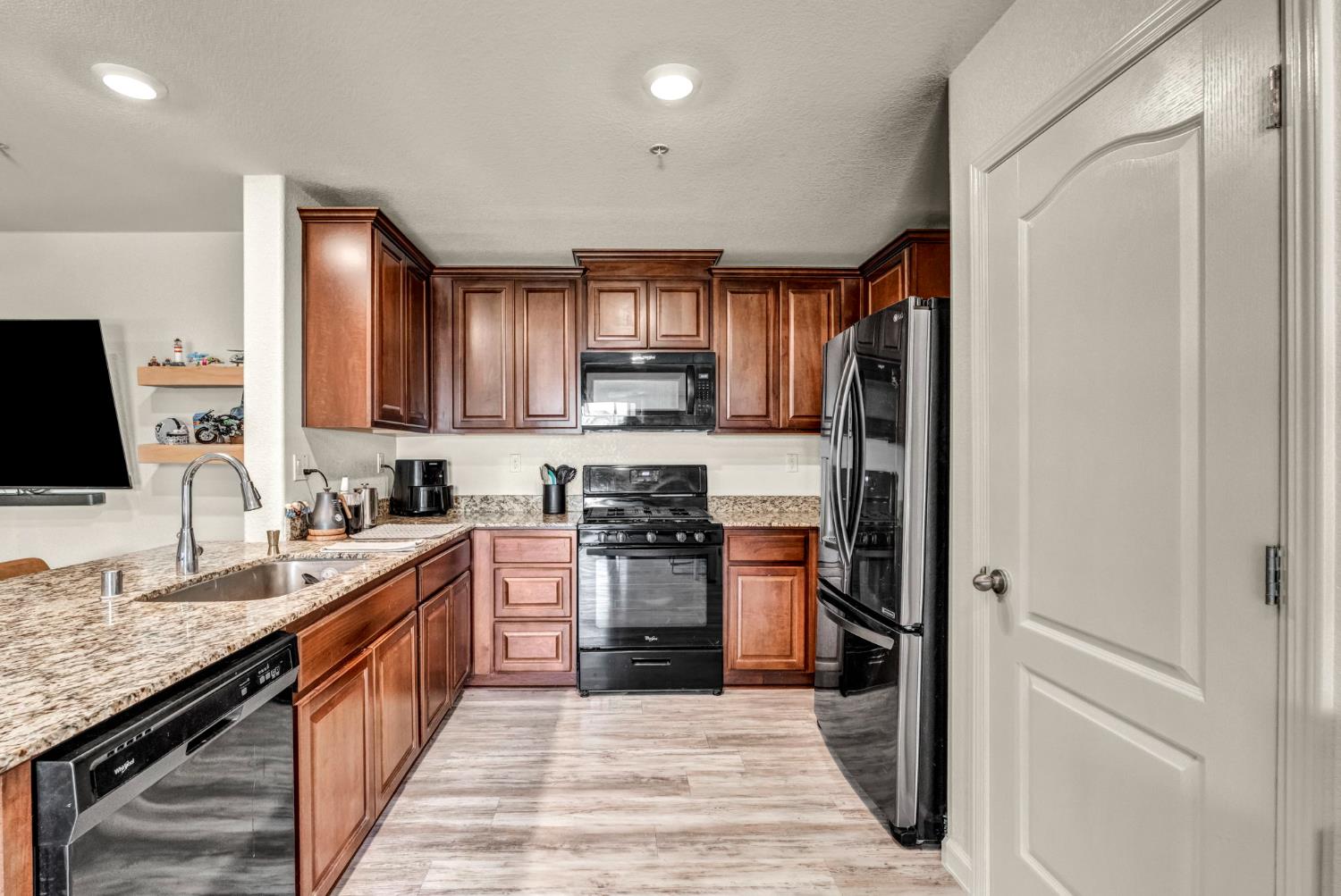 3790 Purple Martin Road Olivehurst, CA 95961 - Photo 9 of 32