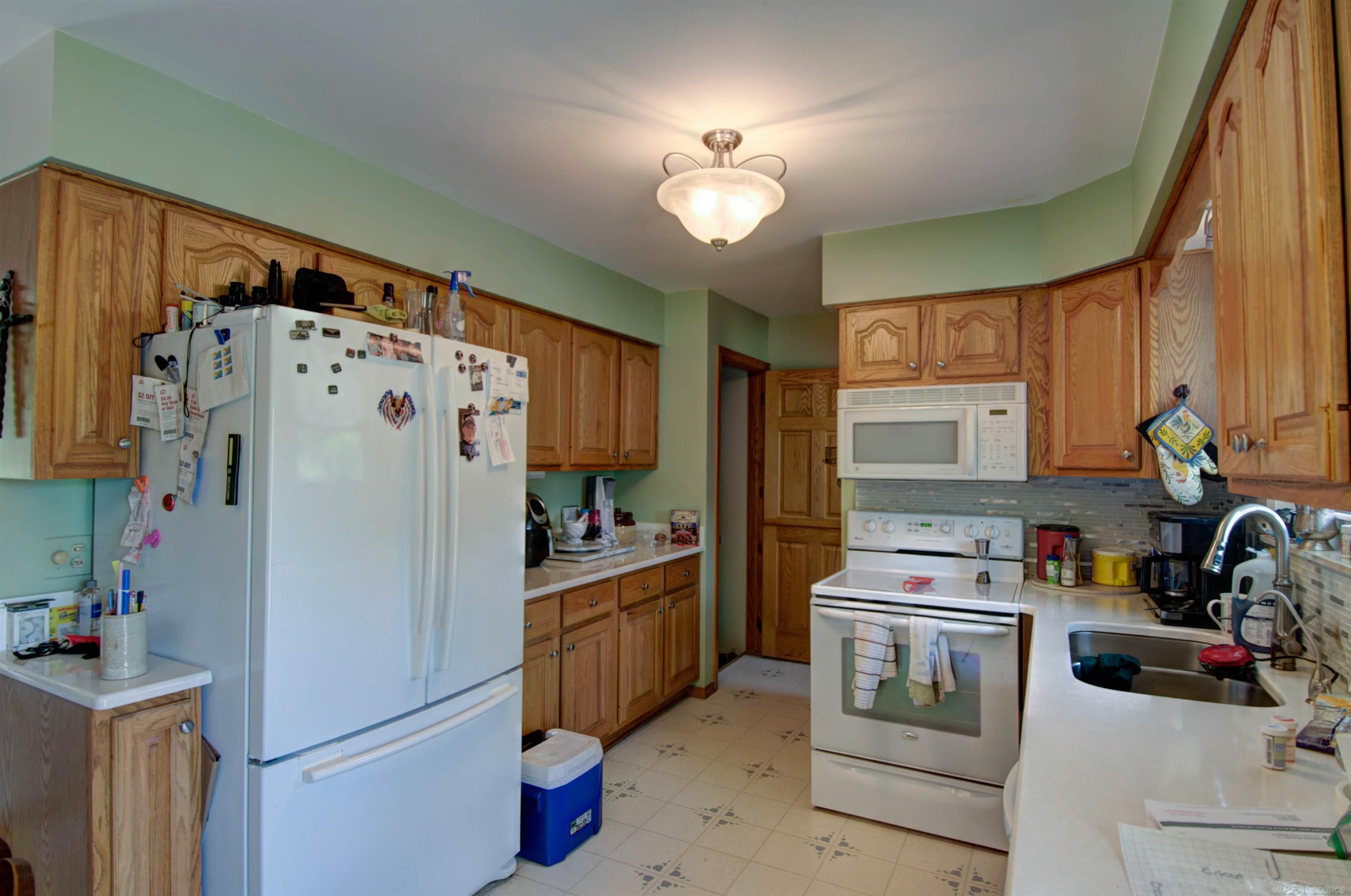 3125 South Fenton Road Holly, MI 48442 - Photo 30 of 34 50114821-29.JPG