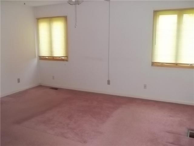 647 Cobblestone Road, Unit 3 Avon, IN 46123 - Photo 9 of 10 Gallery Image 9