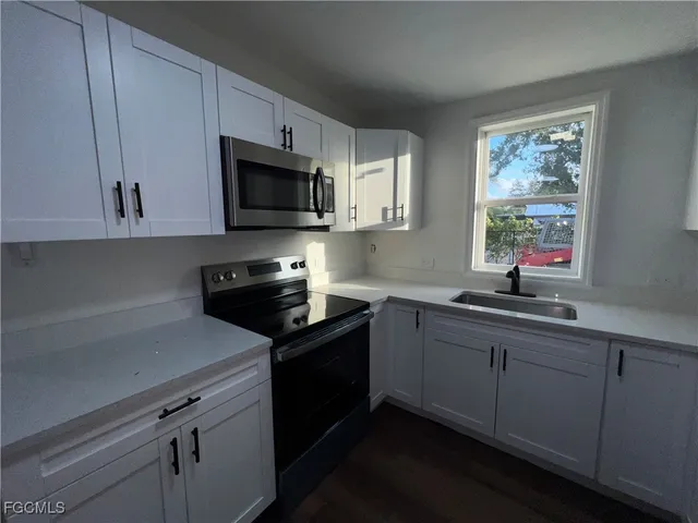 $1,700 | 1270 Allen Street, Unit 2, Fort Myers, FL 33916