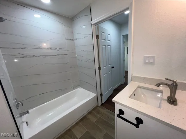 $1,700 | 1270 Allen Street, Unit 2, Fort Myers, FL 33916