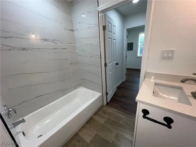 $1,700 | 1270 Allen Street, Unit 2, Fort Myers, FL 33916