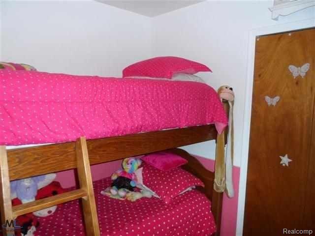 8465 Potomac Street Center Line, MI 48015 - Photo 9 of 20 31127805-8.jpg