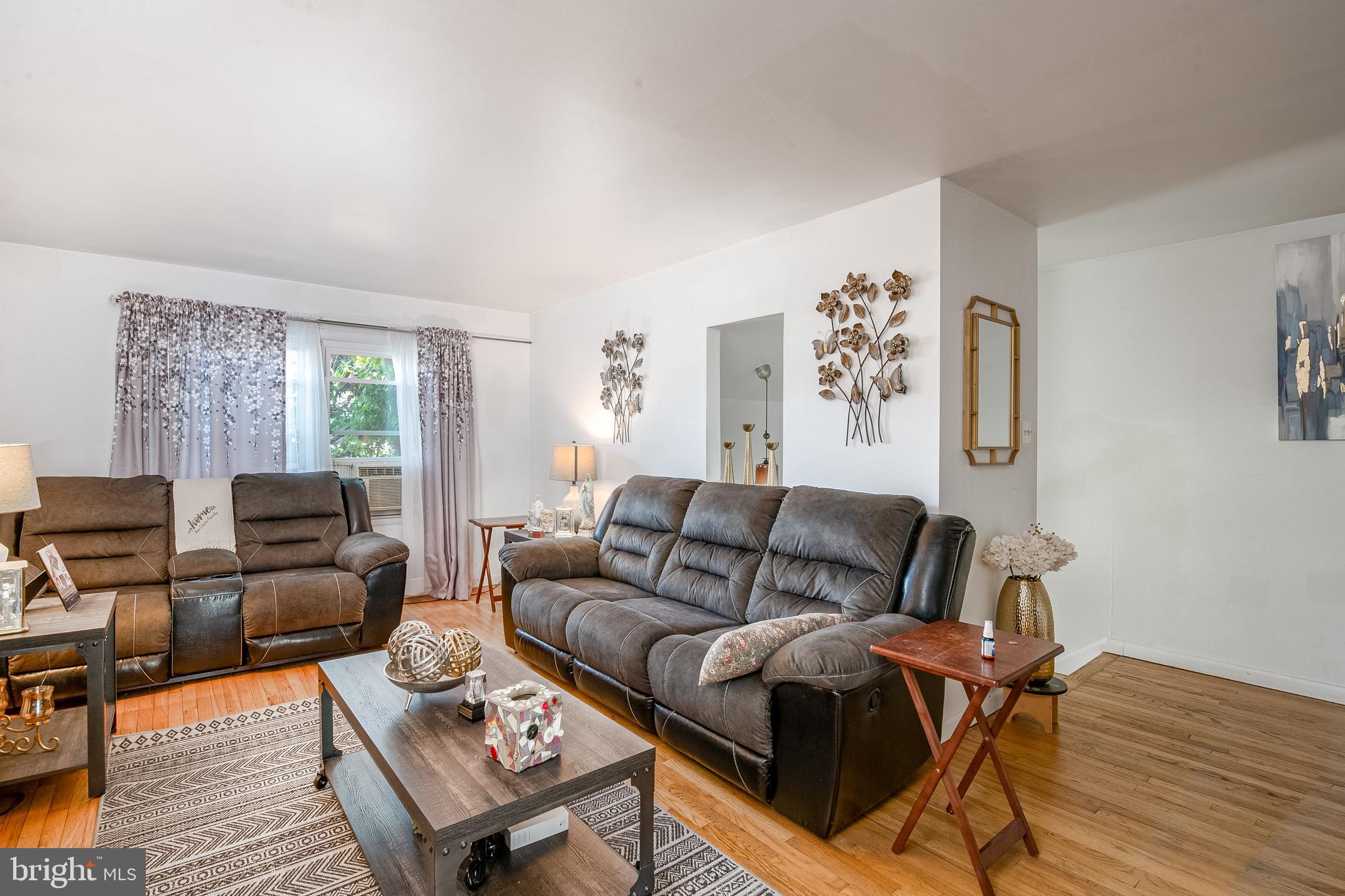 2550 Grant Street Reading, PA 19606 - Photo 5 of 18 a living room with furniture and wooden floor