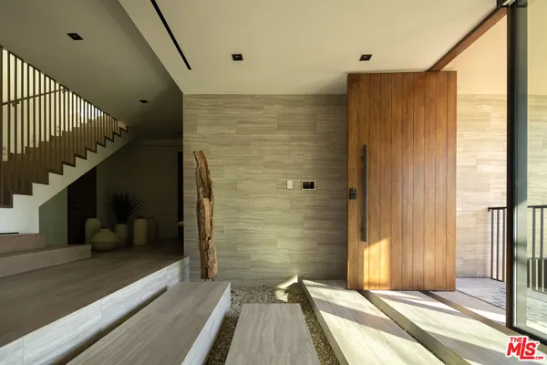 $35,000 | 8777 Hollywood Boulevard, Los Angeles, CA 90069