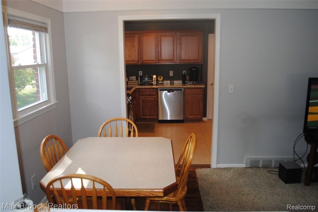 8855 Henry Ruff Road Livonia, MI 48150 - Photo 9 of 17 NOOK2.jpg
