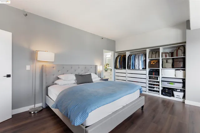 $899,998 | 6363 Christie Avenue, Unit 2327, Emeryville, CA 94608