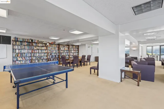 $899,998 | 6363 Christie Avenue, Unit 2327, Emeryville, CA 94608