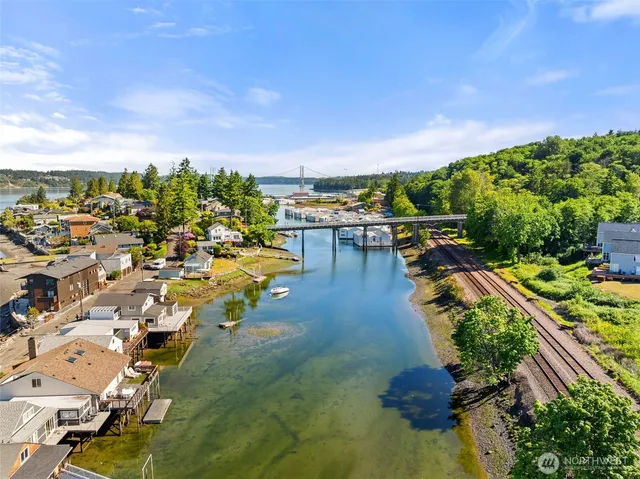 $1,150,000 | 2423 Day Island Boulevard West, University Place, WA 98466
