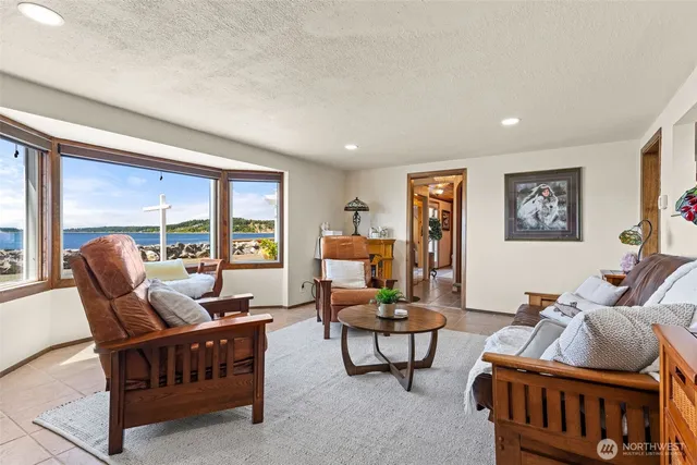 $1,150,000 | 2423 Day Island Boulevard West, University Place, WA 98466