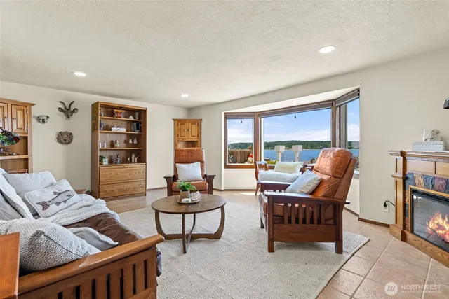 $1,150,000 | 2423 Day Island Boulevard West, University Place, WA 98466