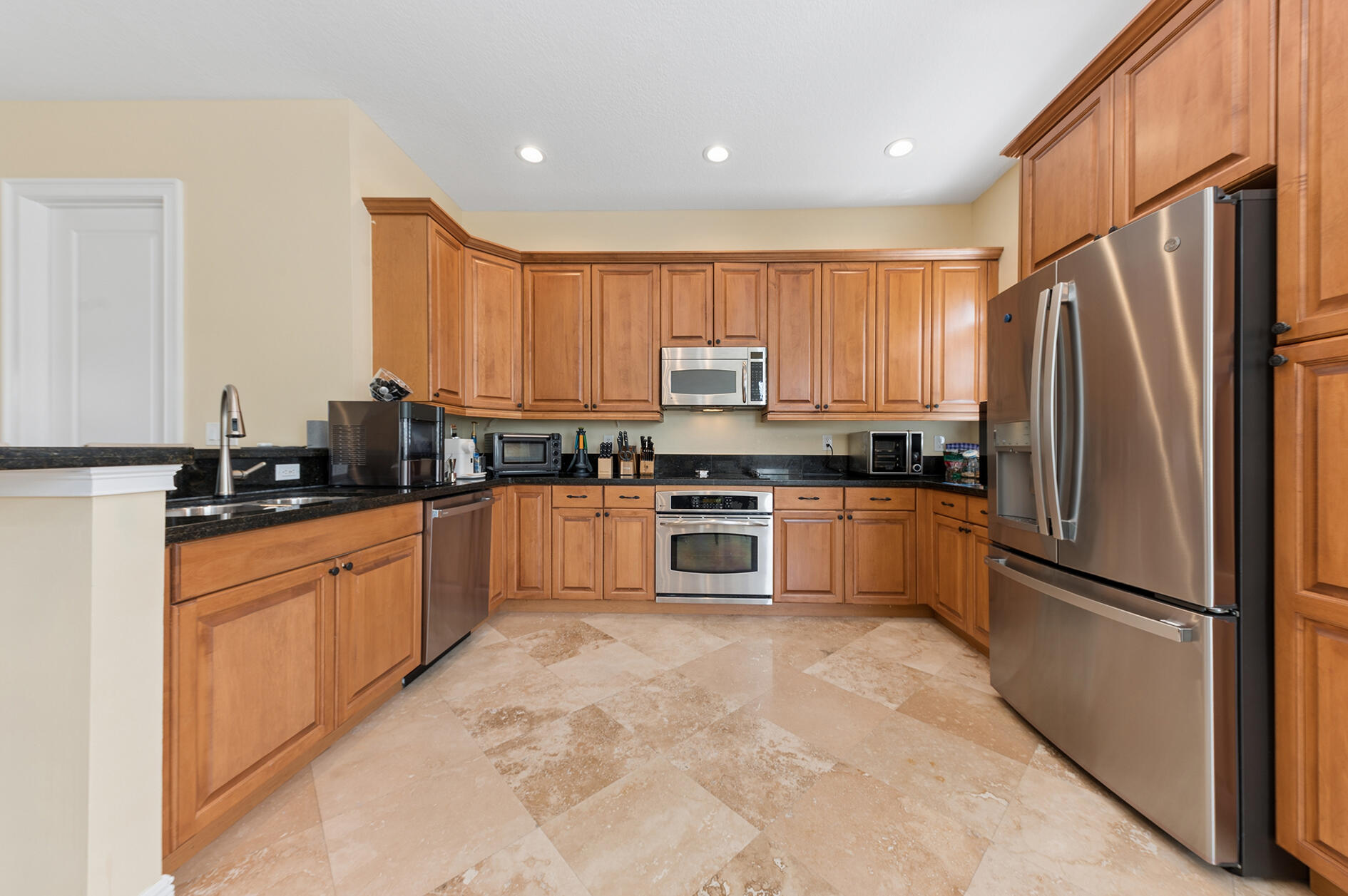 41 Via Floresta Drive Boca Raton, FL 33487 - Photo 3 of 16 03