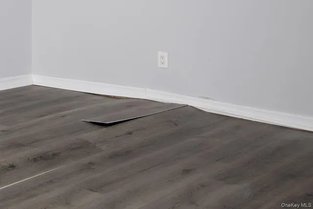 $2,970 | 60 Chelsea Court, Unit AD09, Bohemia, NY 11716