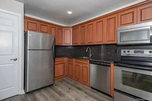 $2,970 | 60 Chelsea Court, Unit AD09, Bohemia, NY 11716