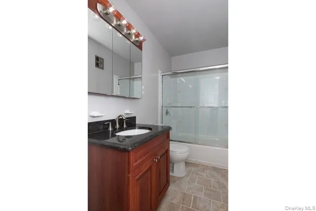 $2,970 | 60 Chelsea Court, Unit AD09, Bohemia, NY 11716