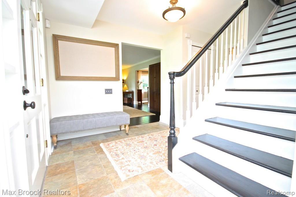 858 Dowling Road Bloomfield Hills, MI 48304 - Photo 3 of 29 IMG_5566.jpg
