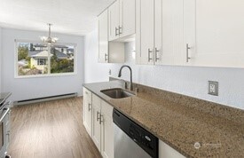 4226 Dayton Avenue North, Unit 202 Seattle, WA 98103 - Photo 13 of 30