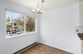 4226 Dayton Avenue North, Unit 202 Seattle, WA 98103 - Photo 15 of 30