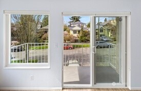 4226 Dayton Avenue North, Unit 202 Seattle, WA 98103 - Photo 16 of 30