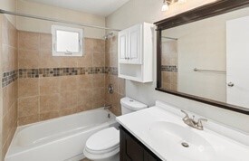 4226 Dayton Avenue North, Unit 202 Seattle, WA 98103 - Photo 23 of 30