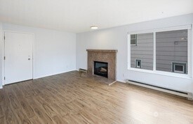 4226 Dayton Avenue North, Unit 202 Seattle, WA 98103 - Photo 3 of 30