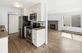 4226 Dayton Avenue North, Unit 202 Seattle, WA 98103 - Photo 9 of 30