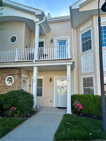 $799,000 | 115 Autumn Drive, Plainview, NY 11803