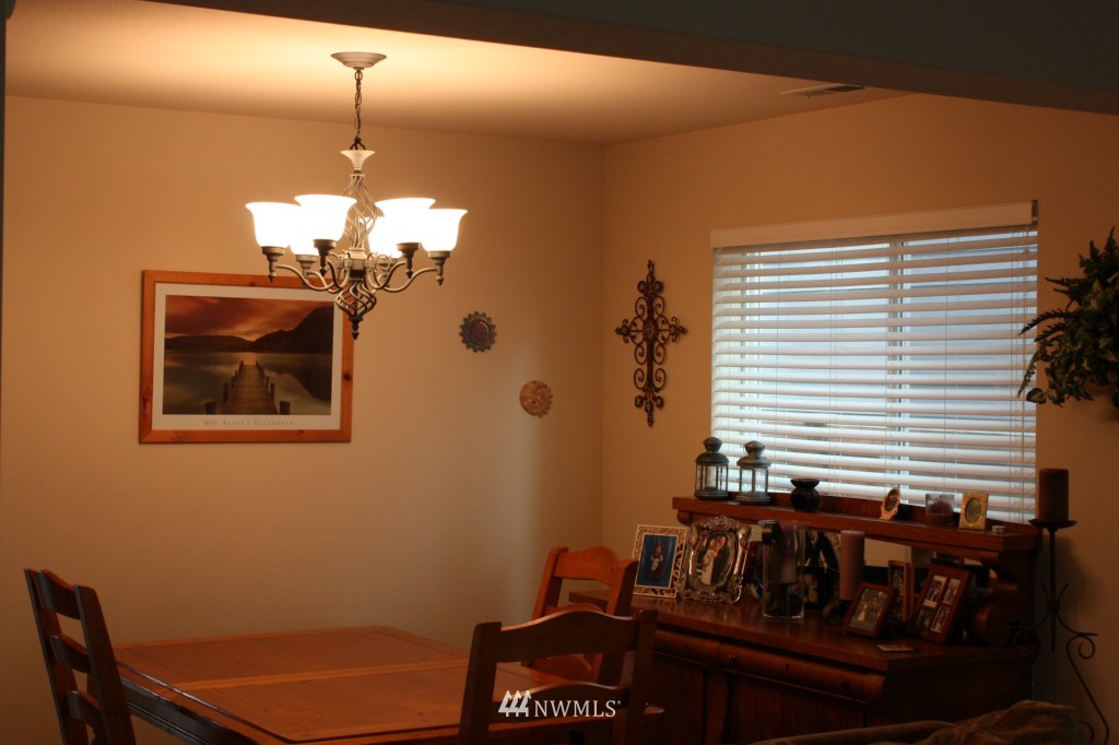 24209 185th Loop Southeast Covington, WA 98042 - Photo 7 of 10 Gallery Image 7