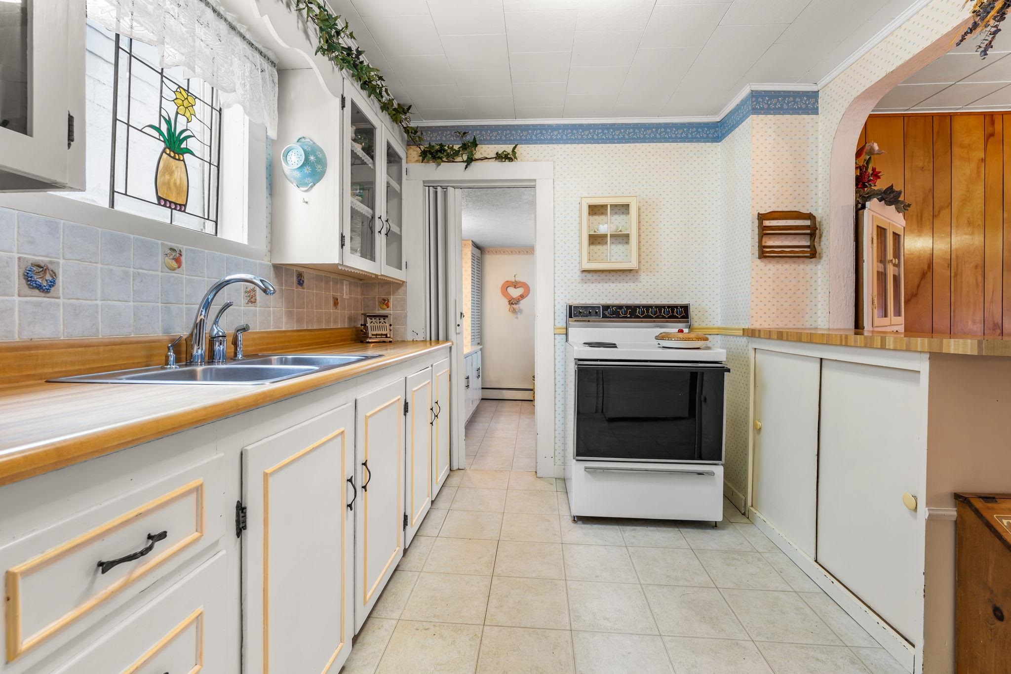 13 2nd Street Gorham, NH 03581 - Photo 8 of 47