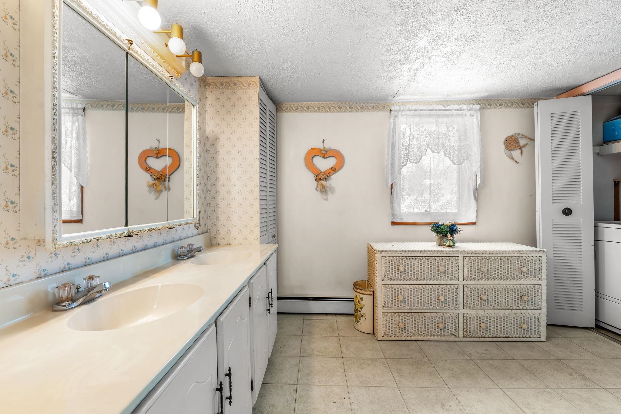 13 2nd Street Gorham, NH 03581 - Photo 9 of 47