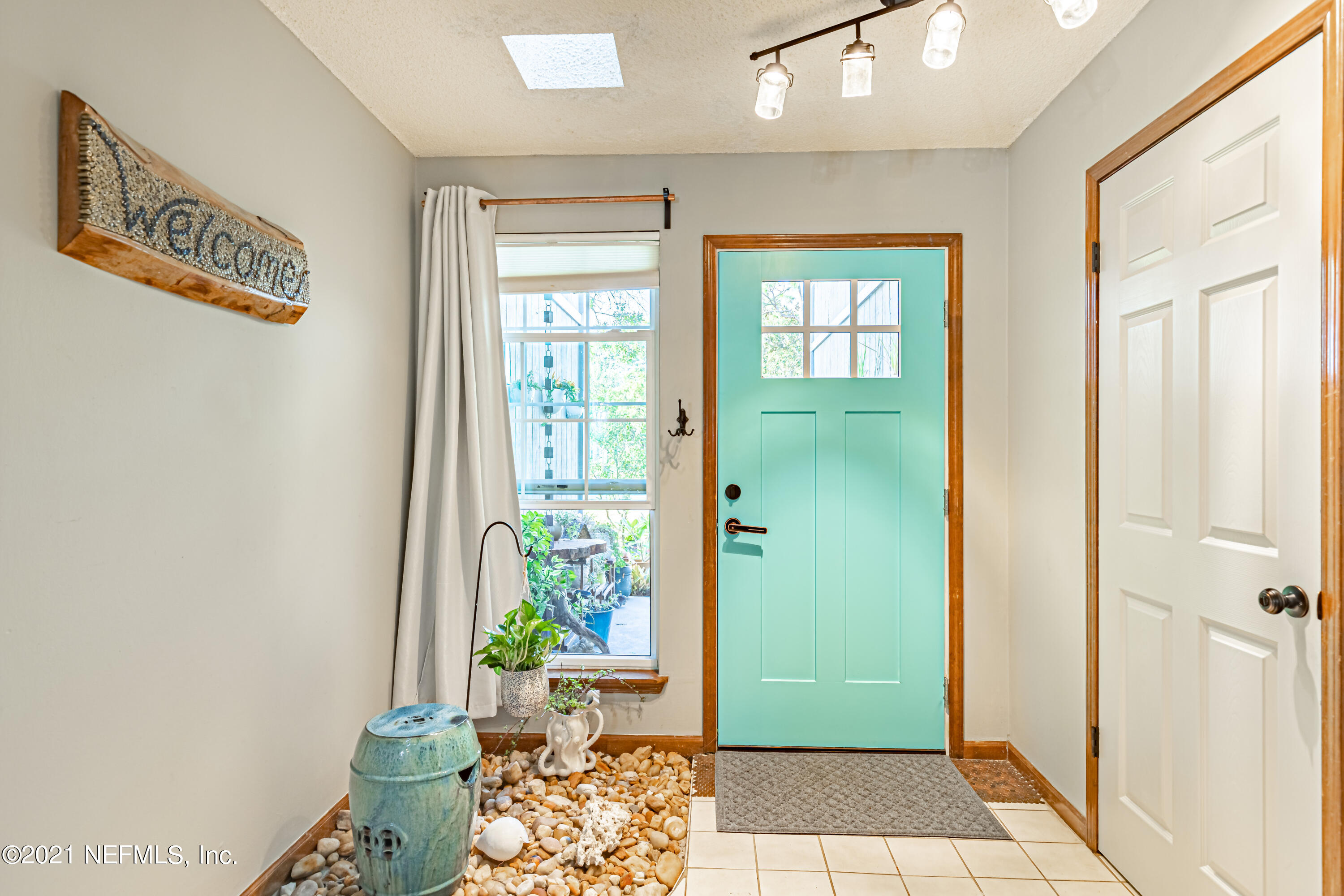 12825 Ridgemore Lane Jacksonville, FL 32258 - Photo 6 of 37 a view of room with windows and wardrobe