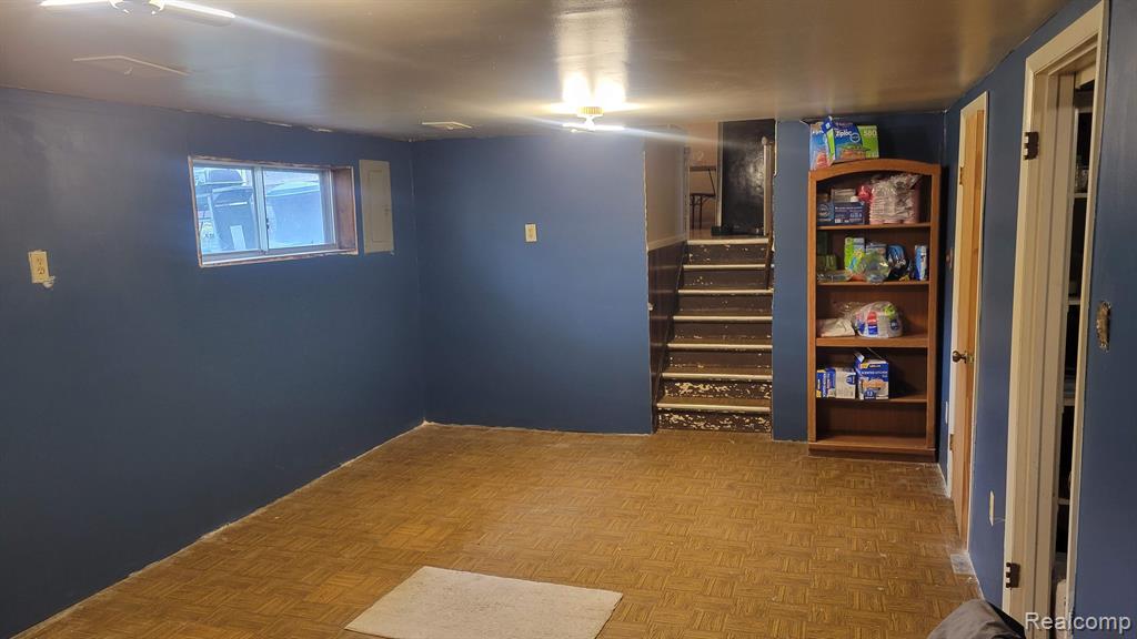 22123 Inkster Road Farmington Hills, MI 48336 - Photo 9 of 28
