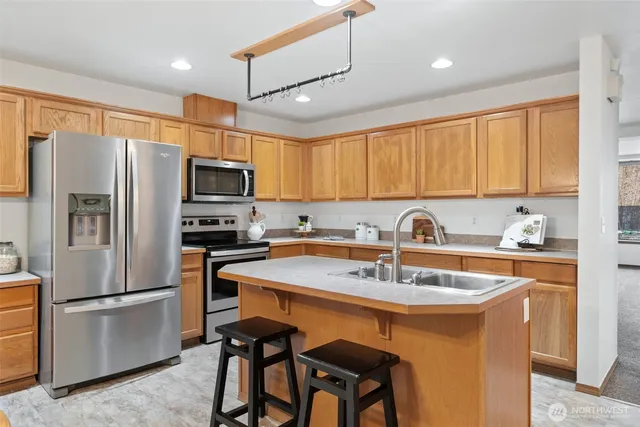 $525,000 | 514 Southwest Hipkins Court, Port Orchard, WA 98367