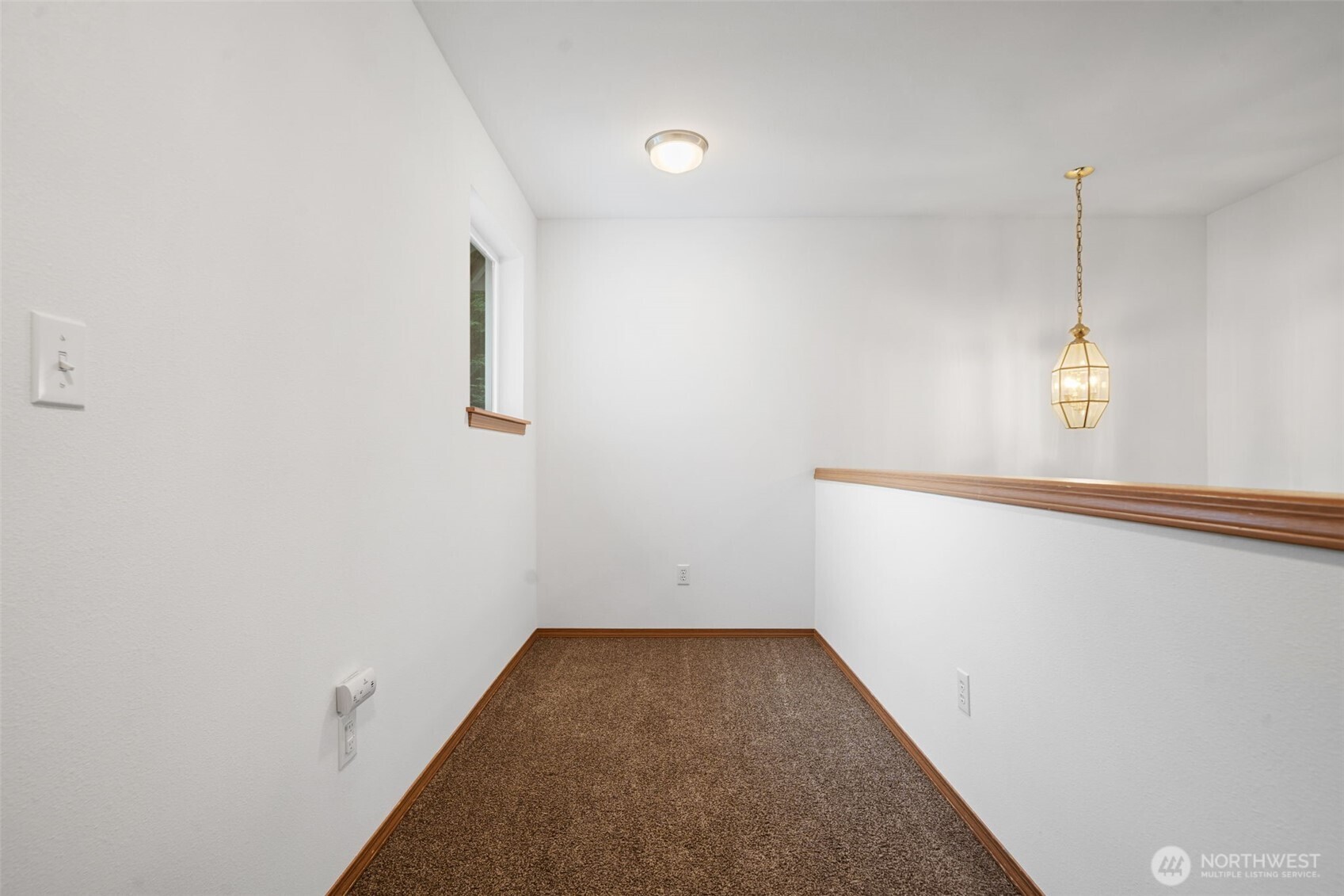 514 Southwest Hipkins Court Port Orchard, WA 98367 - Photo 24 of 39 an entryway in a room